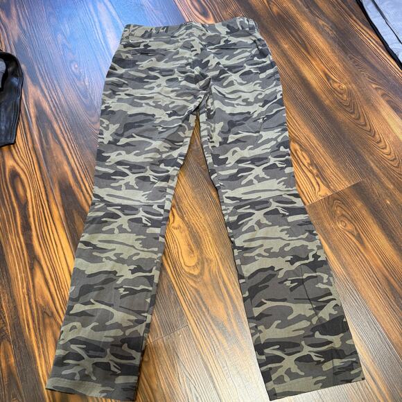 Columbia Women’s Omni-Shield Hiking Pants Size 10 & 32” length - Picture 2 of 9